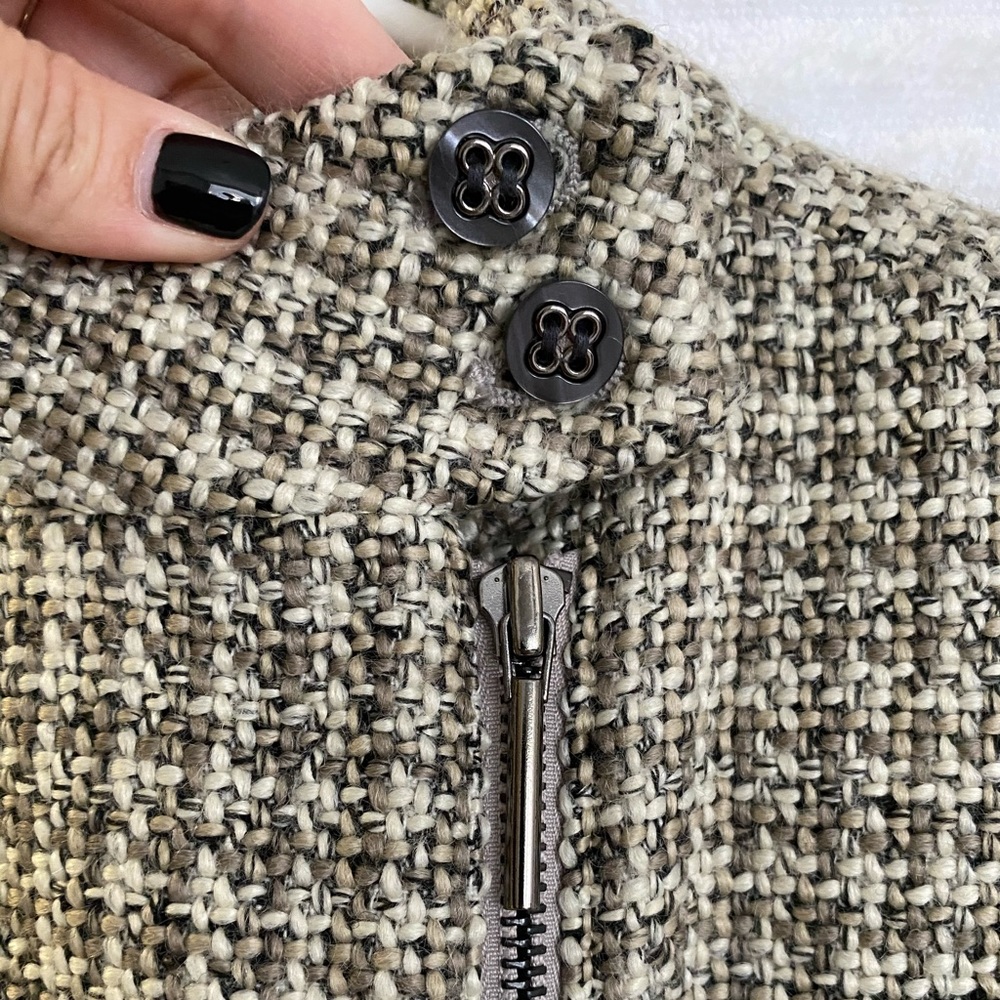 Blazer - Picture 4 of 11